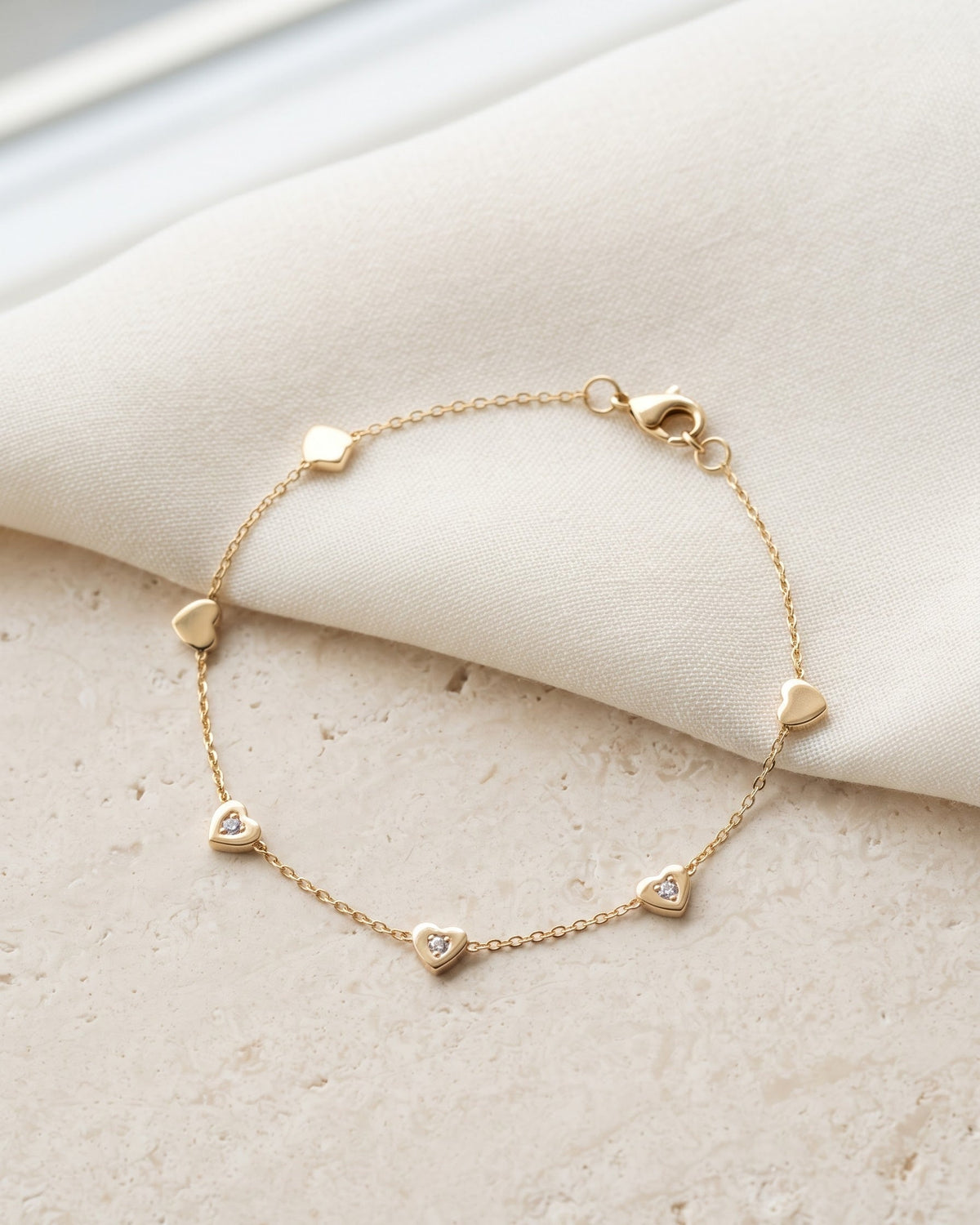 Frieze Heart Station Bracelet