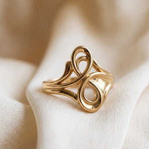 Sculptural Setting